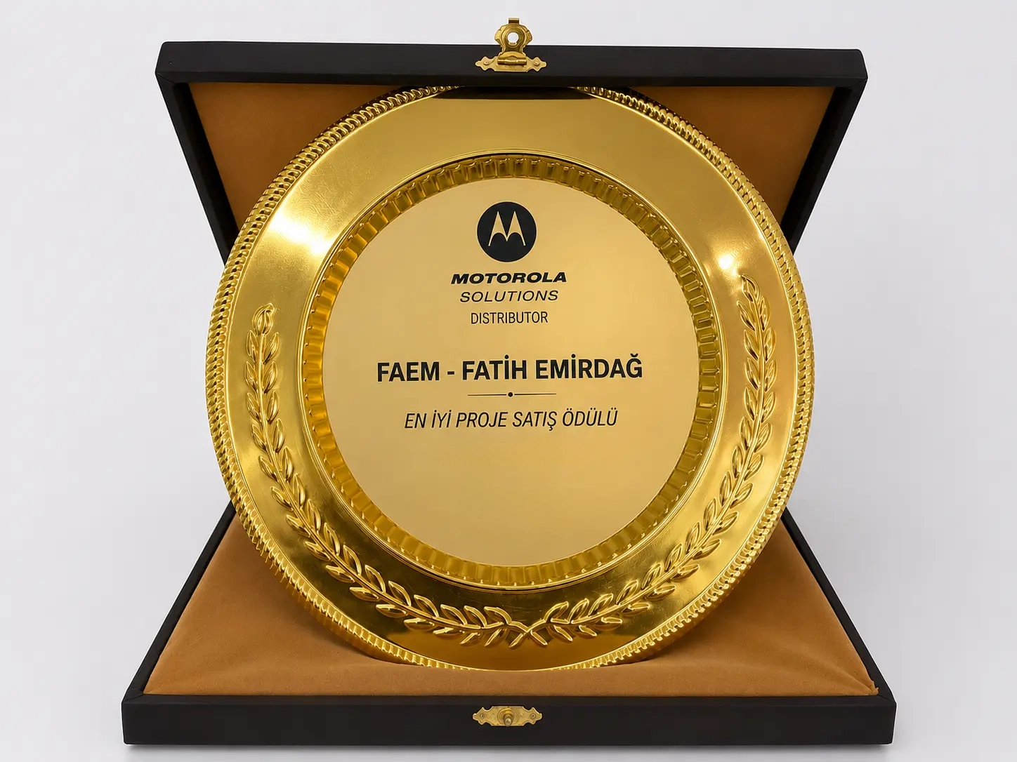 Motorola Solutions ve AIR tarafından FAEM Fatih Emirdağ adına verilen En İyi Proje Satış Ödülü